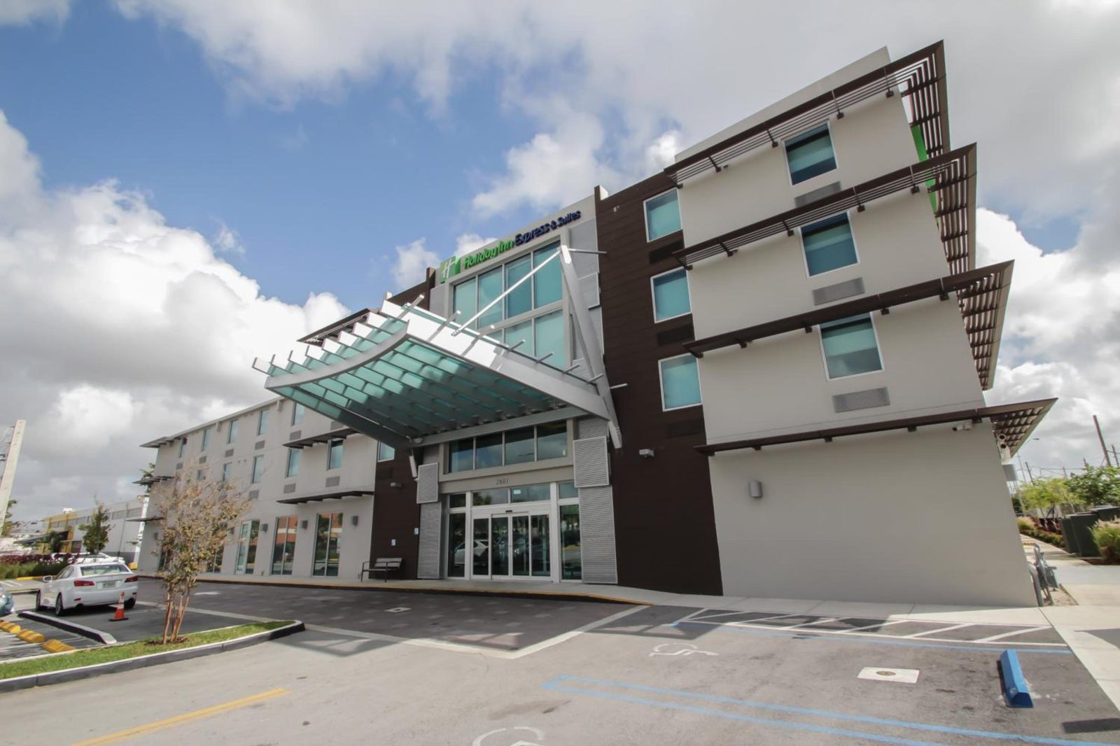 Holiday Inn Express & Suites Miami Airport East by IHG — photo 2