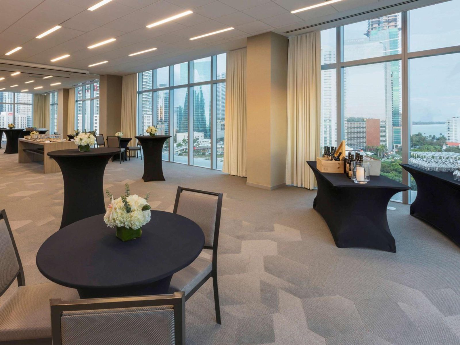 Novotel Miami Brickell — photo 3