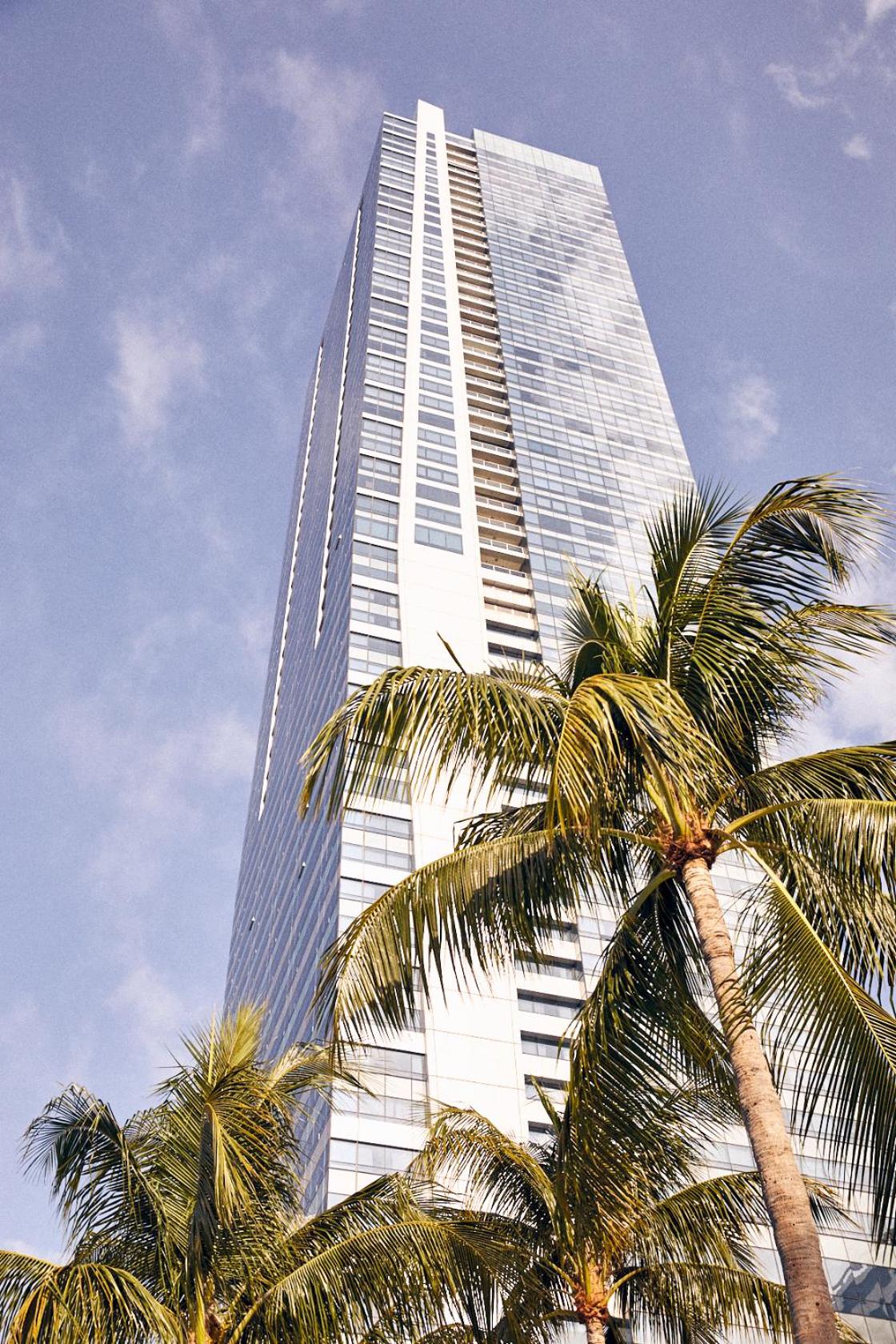 Four Seasons Hotel Miami — photo 2