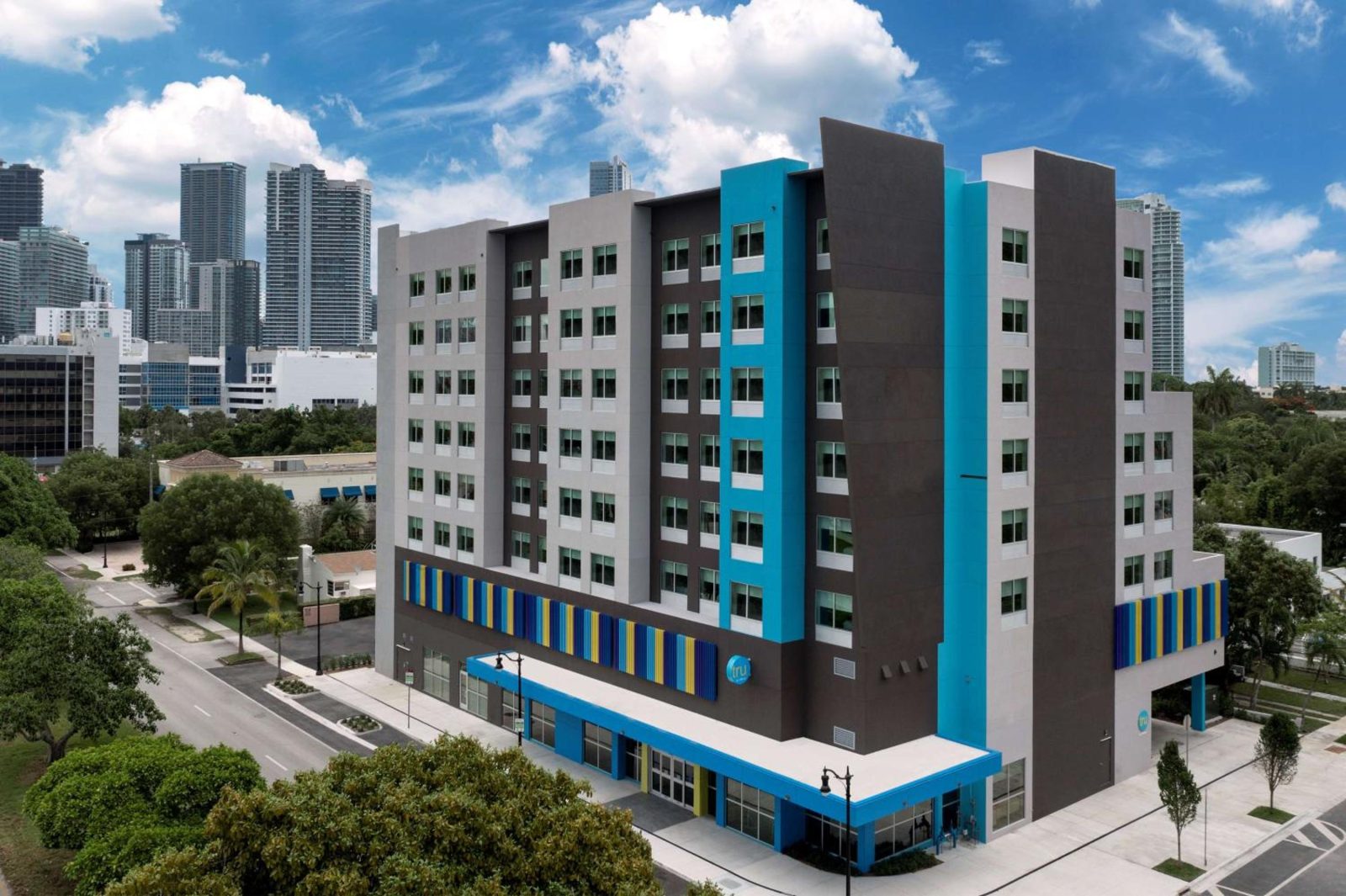 Tru By Hilton Miami West Brickell — photo 2