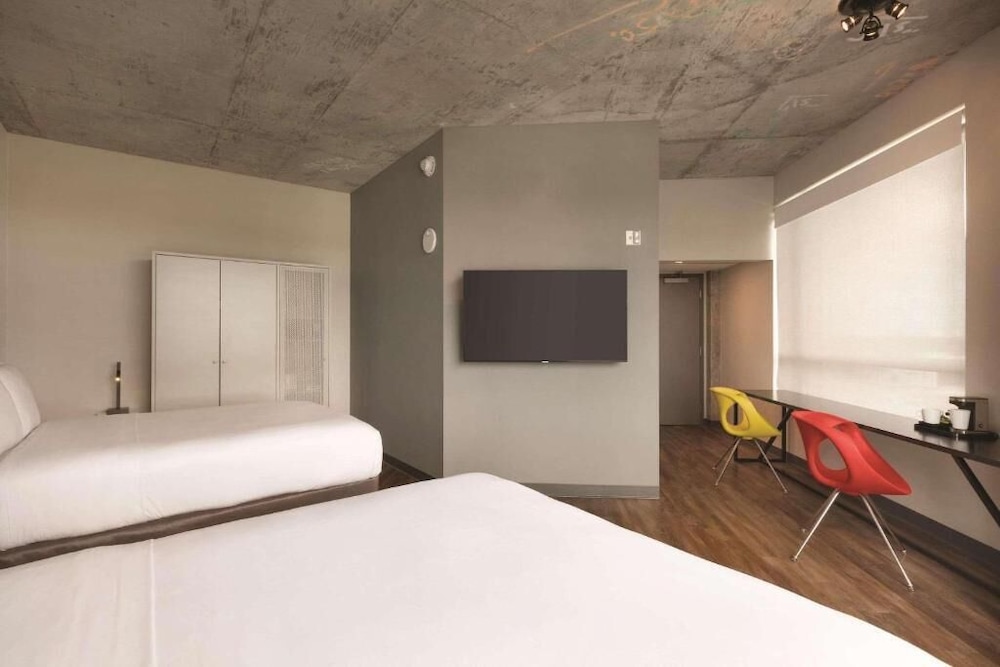 Kompose Boutique Hotel Miami Airport — photo 7